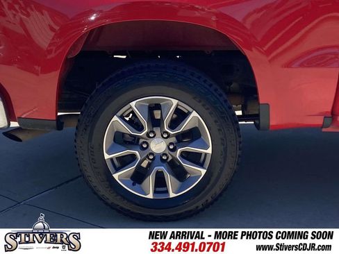 Used 2022 Chevrolet Silverado 1500 LT AWD/4WD image 44