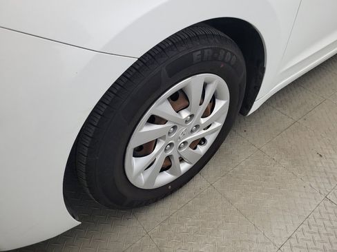 Used 2019 Hyundai Elantra SE FWD image 31