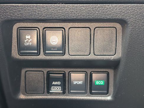 Used 2021 Nissan Rogue Sport S image 22