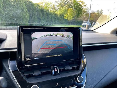 Used 2024 Toyota Corolla LE FWD image 19