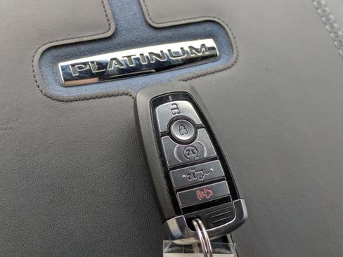 Used 2025 Ford F250 Platinum AWD/4WD image 35