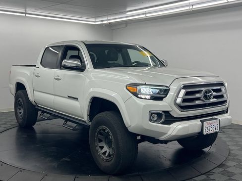 Used 2021 Toyota Tacoma Limited AWD/4WD image 3