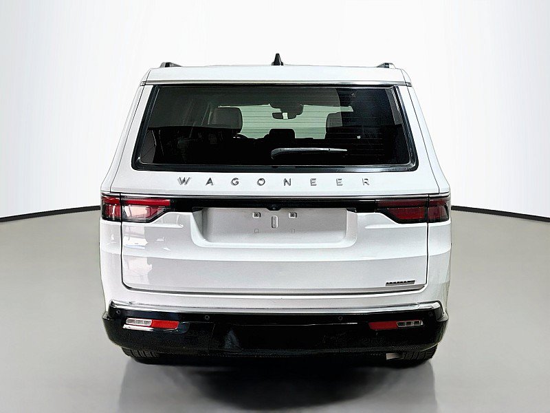Used 2024 Jeep Wagoneer L Series III w/ Flexible Seating Group AWD/4WD image 6