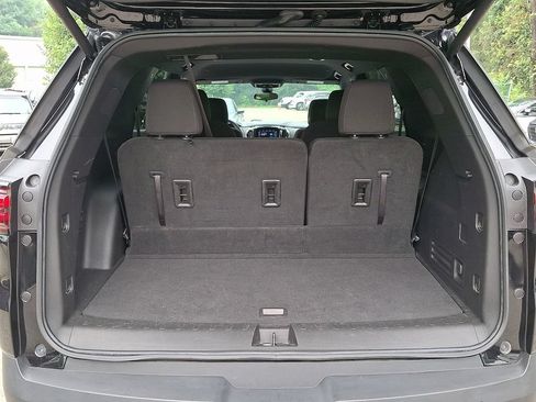Used 2023 Chevrolet Traverse LT FWD image 30
