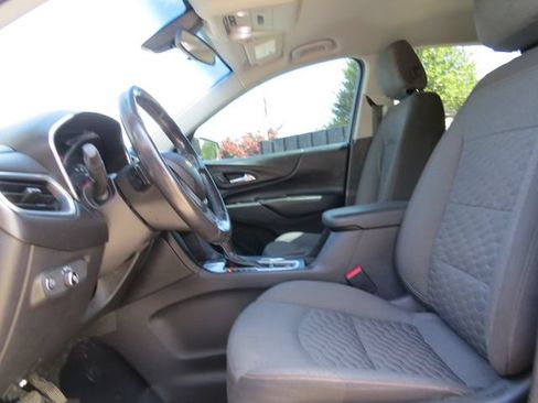 Used 2018 Chevrolet Equinox LT FWD image 11