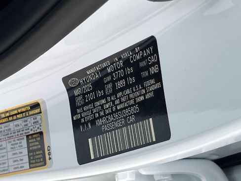 New 2025 Hyundai Venue Limited image 31