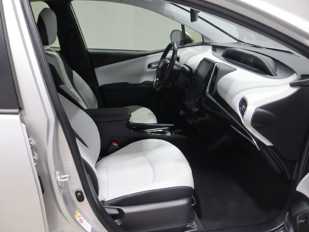 Used 2021 Toyota Prius Limited FWD image 26