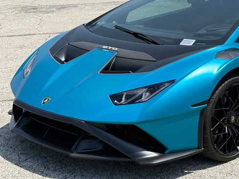 Used 2022 Lamborghini Huracan STO RWD image 37