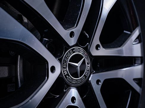 Certified 2025 Mercedes-Benz GLA 250 4MATIC image 8