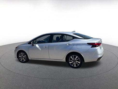 Used 2025 Nissan Versa SV image 10