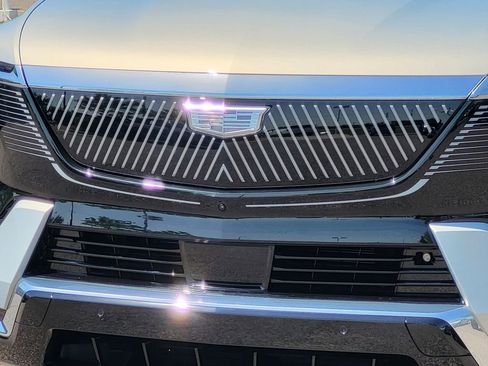 New 2025 Cadillac Escalade IQ Luxury 2 w/ LPO, Etrunk Organizer Package image 45