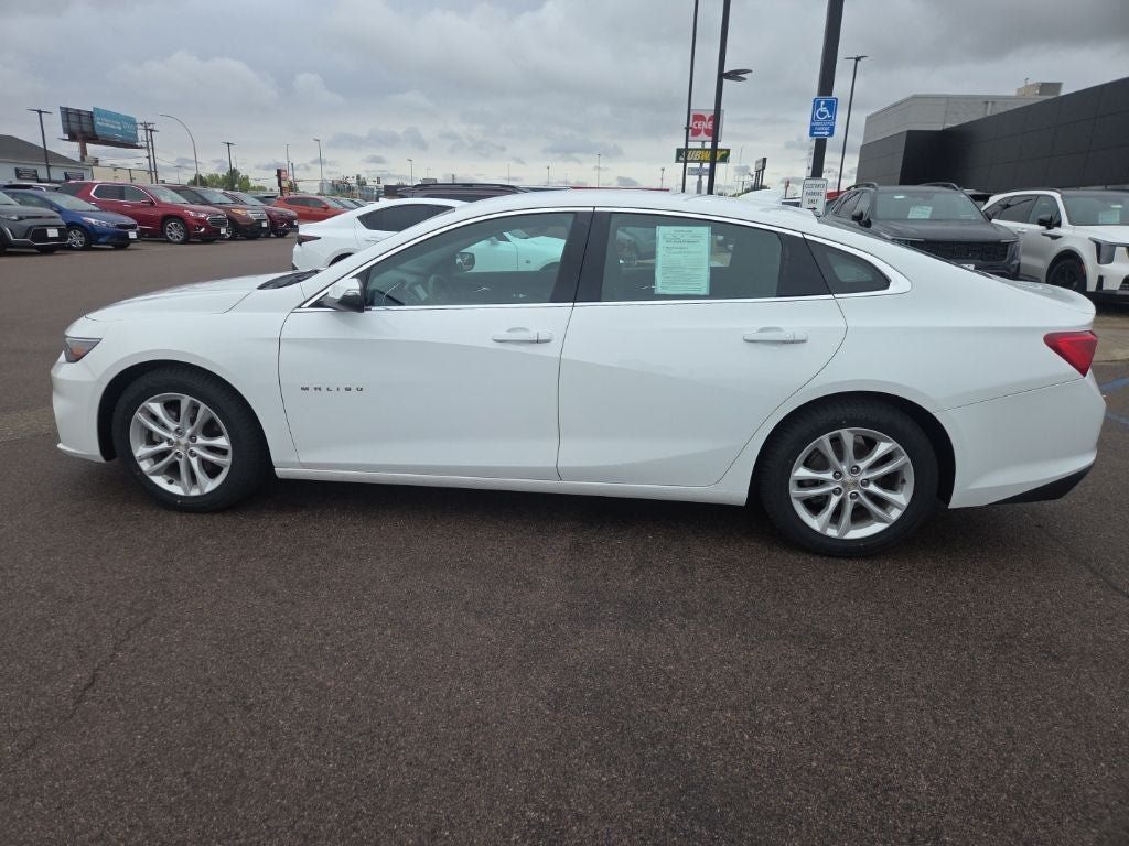 Used 2017 Chevrolet Malibu LT FWD image 8