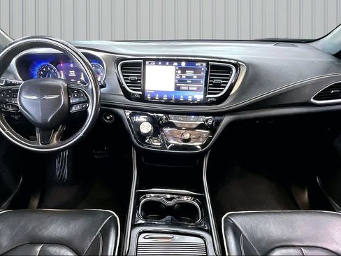 Used 2021 Chrysler Pacifica Limited w/ S Appearance Package AWD/4WD image 7