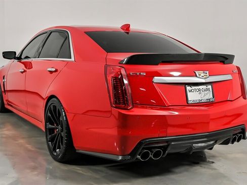 Used 2019 Cadillac CTS V w/ Carbon Fiber Package RWD image 9