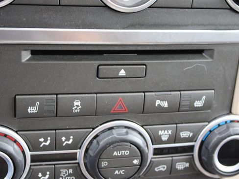 Used 2015 Land Rover LR4 HSE LUX image 35