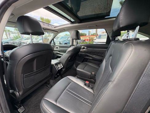 Used 2023 Kia Sorento SX FWD image 14