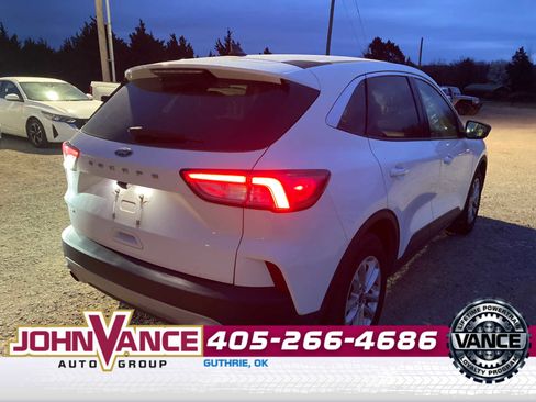 Used 2022 Ford Escape SE image 7