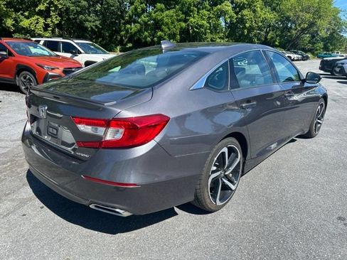 Used 2018 Honda Accord Sport image 3