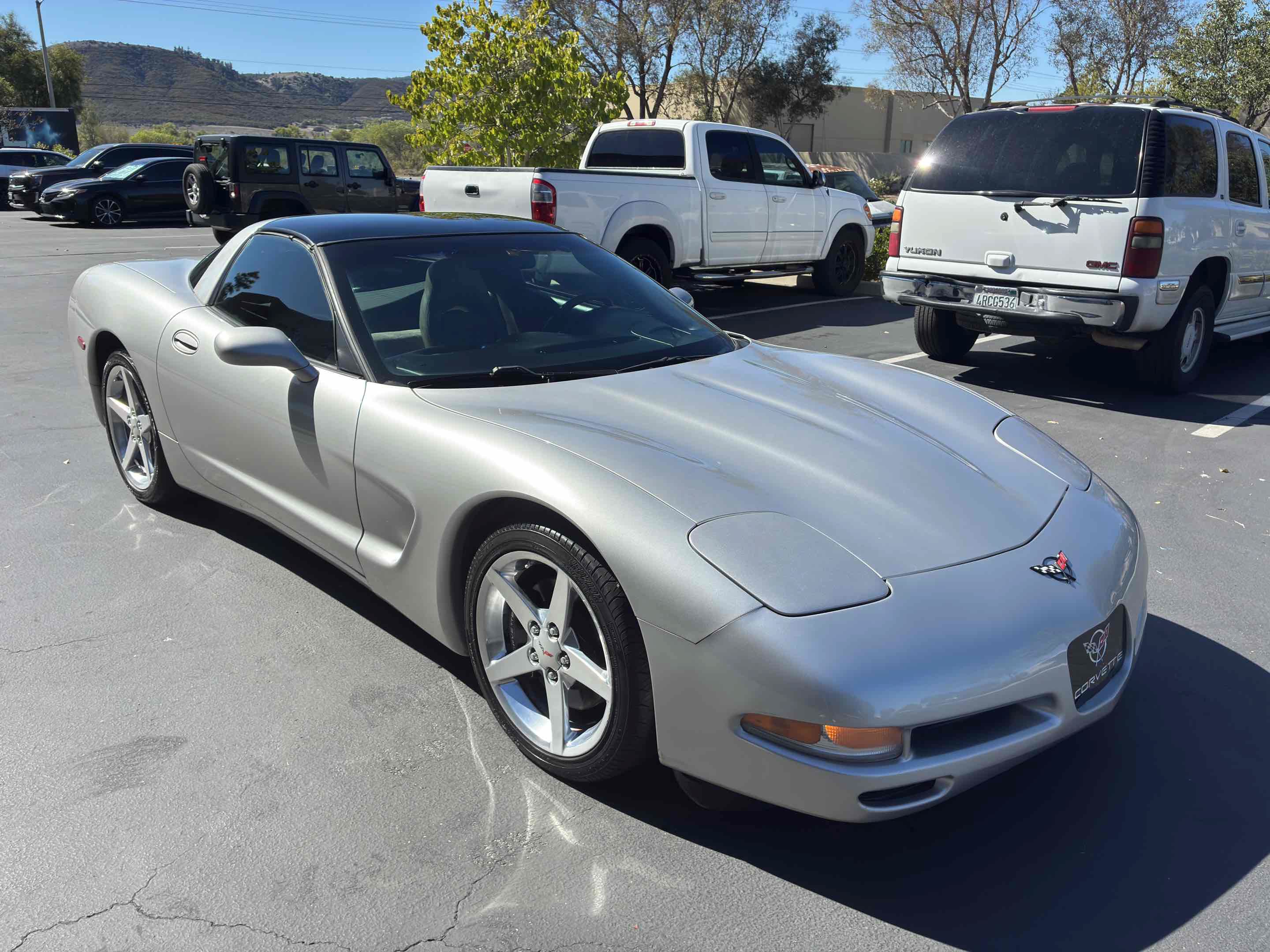 Used 2004 Chevrolet Corvette Coupe w/ Preferred Equipment Group RWD image 6