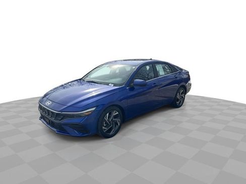 Used 2025 Hyundai Elantra SEL FWD image 5