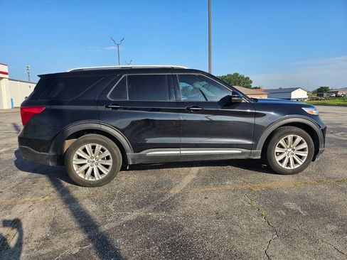 Used 2021 Ford Explorer Limited w/ Equipment Group 301A AWD/4WD image 9
