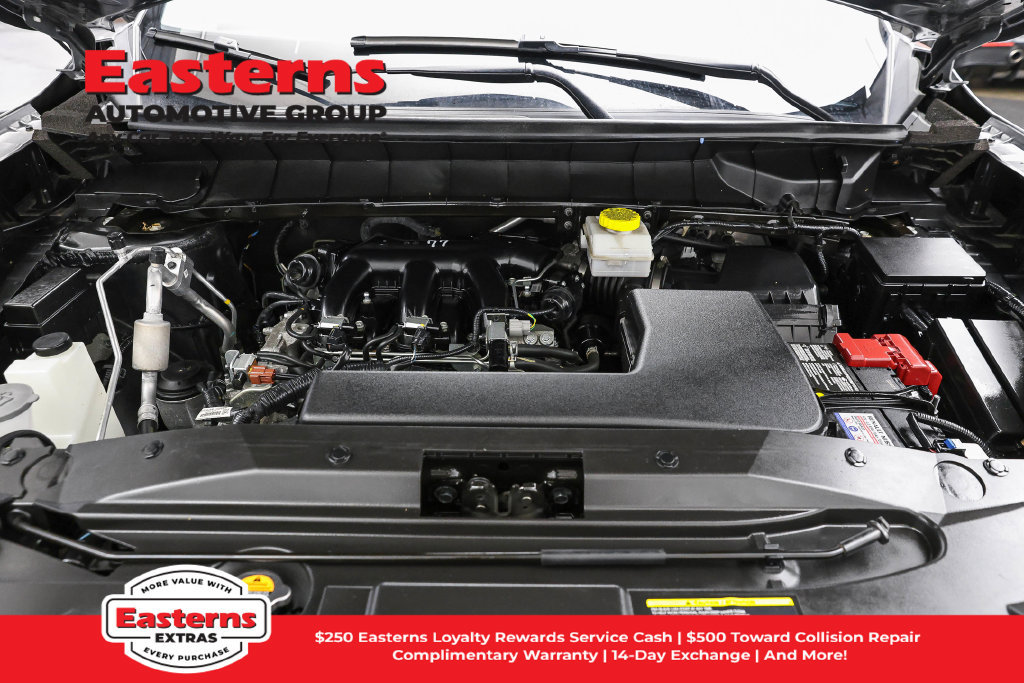 Used 2024 Nissan Pathfinder S AWD/4WD image 8
