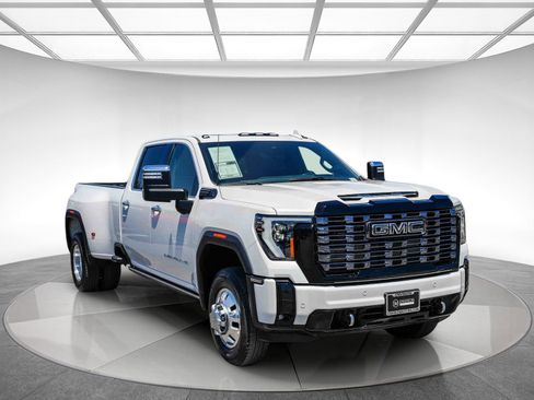 Used 2025 GMC Sierra 3500 Denali Ultimate AWD/4WD image 5