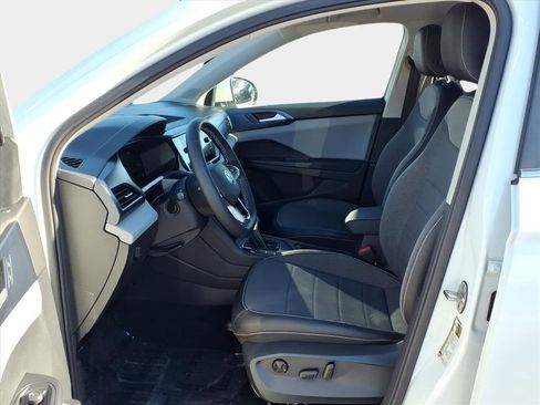 Used 2022 Volkswagen Taos SE image 9