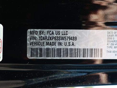 Used 2025 Jeep Wrangler Unlimited Sahara AWD/4WD image 40