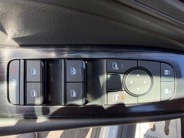 Used 2025 Nissan Rogue S AWD/4WD image 19