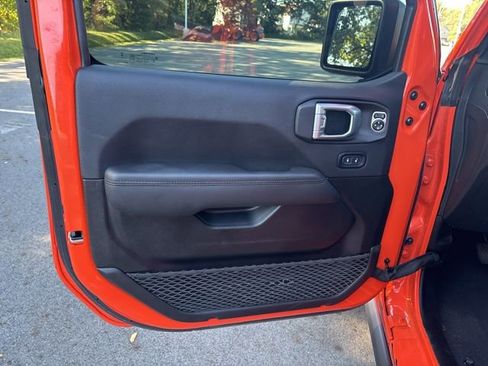 Used 2023 Jeep Wrangler Altitude image 37