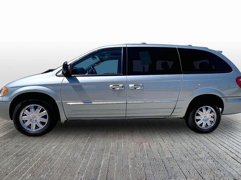 Used 2004 Chrysler Town & Country Limited w/ Trailer Tow Group AWD/4WD image 5