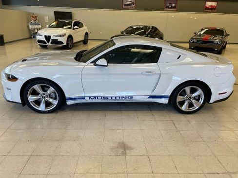 Used 2018 Ford Mustang Premium w/ Equipment Group 201A RWD image 5