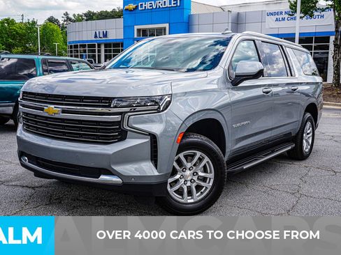 Used 2024 Chevrolet Suburban LT RWD image 3