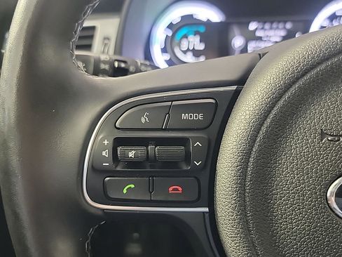 Used 2017 Kia Niro Touring w/ Advanced Technology Package image 27