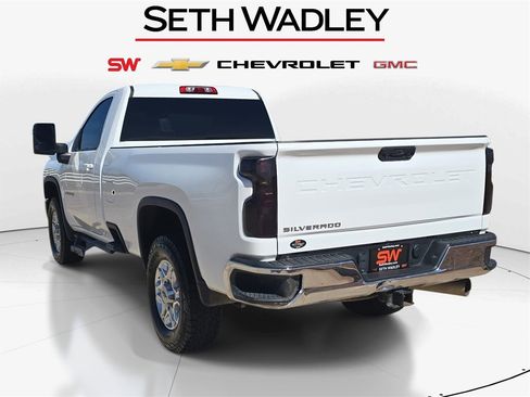 Used 2024 Chevrolet Silverado 2500 LT w/ Convenience Package image 6