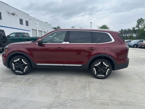 Used 2023 Kia Telluride EX w/ EX Captain's Chair Package FWD image 18