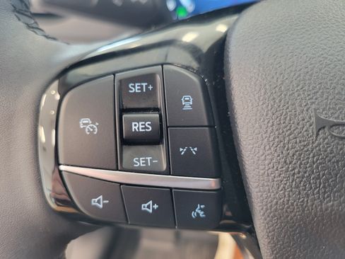 Used 2024 Ford Escape Platinum w/ Premium Technology Package AWD/4WD image 19