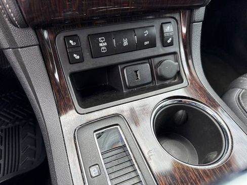 Used 2015 Chevrolet Traverse LT FWD image 21