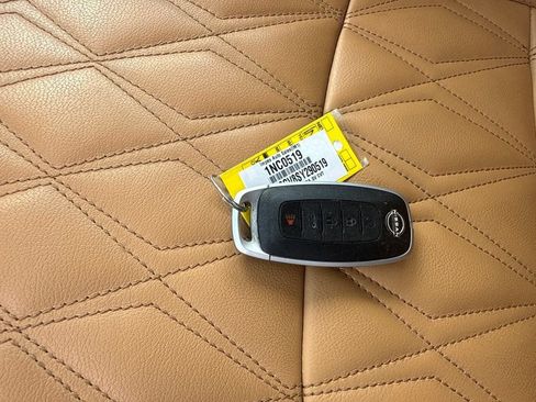 Used 2025 Nissan Sentra SV w/ SV Premium Package FWD image 20