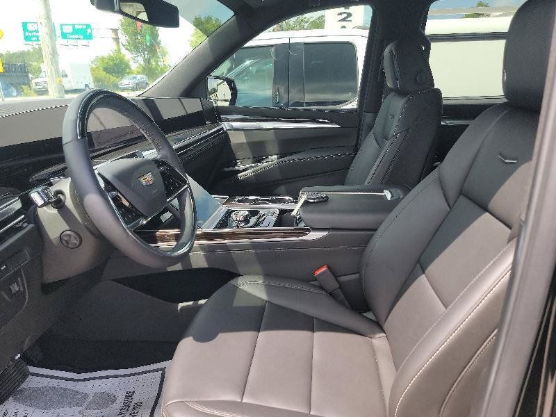 Used 2026 Cadillac Escalade 4WD image 16