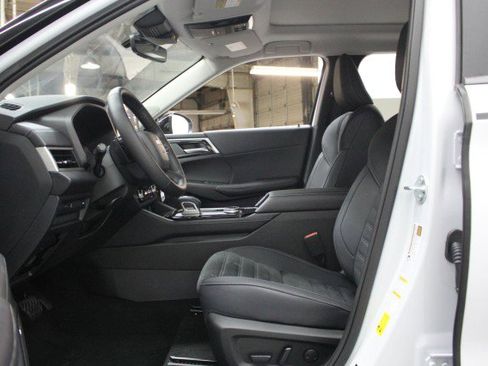 New 2026 Mitsubishi Outlander Trail Edition image 6