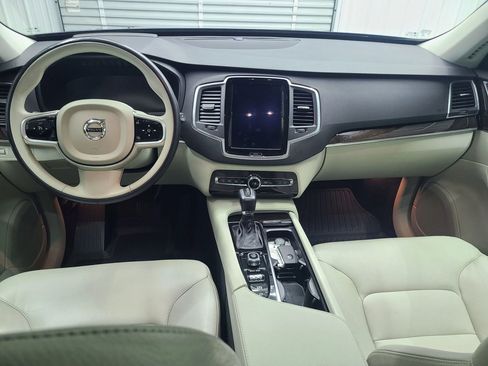 Used 2019 Volvo XC90 T6 Momentum w/ Advanced Package image 2