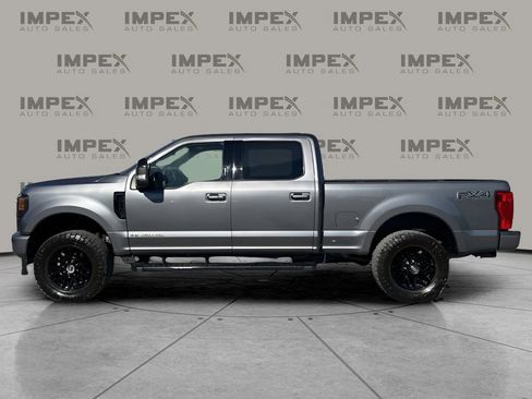 Used 2022 Ford F250 Lariat w/ Black Appearance Package image 2