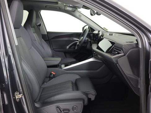 Used 2025 Audi Q5 Premium AWD/4WD image 13