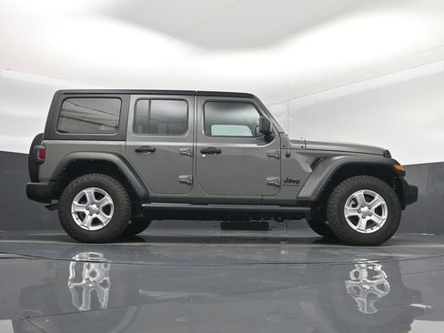 Used 2023 Jeep Wrangler Sport S image 16