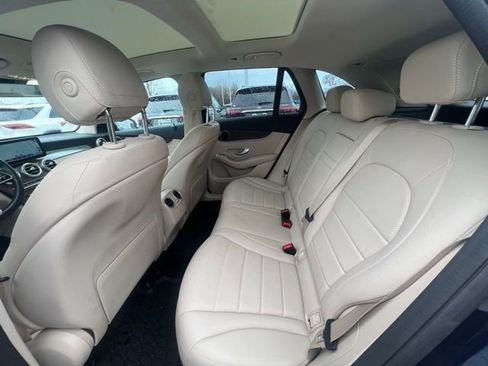Used 2022 Mercedes-Benz GLC 300 4MATIC image 12