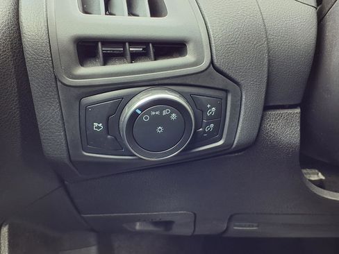 Used 2016 Ford Focus SE image 15