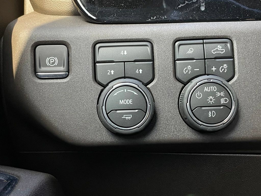 Used 2026 Chevrolet Silverado 2500 LT w/ All Star Edition AWD/4WD image 13