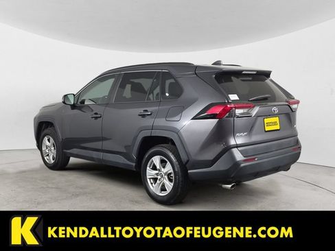 Used 2019 Toyota RAV4 XLE w/ Carpet Mat Package FWD image 7